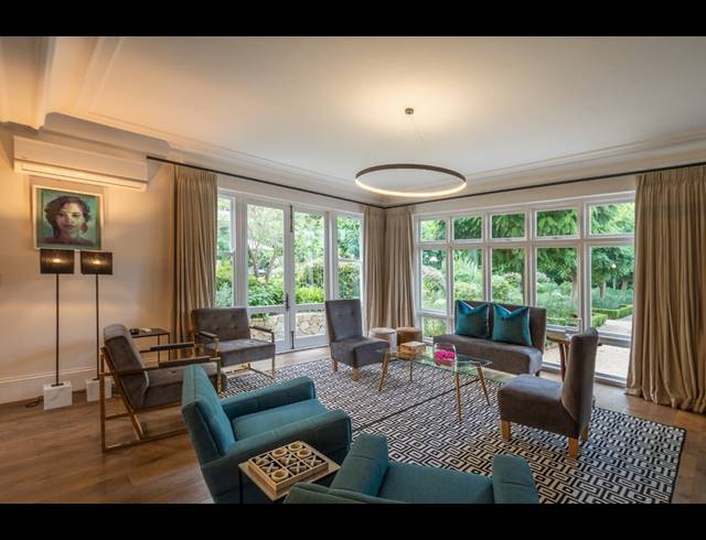 9 BEDROOM HOTEL FOR SALE IN BISHOPSCOURT